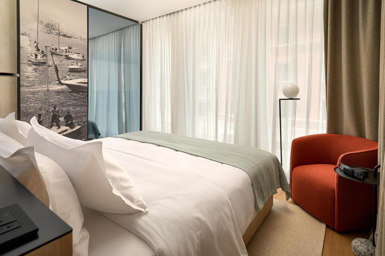 Hotel Ambasador Split Exterior foto A room at the hotel