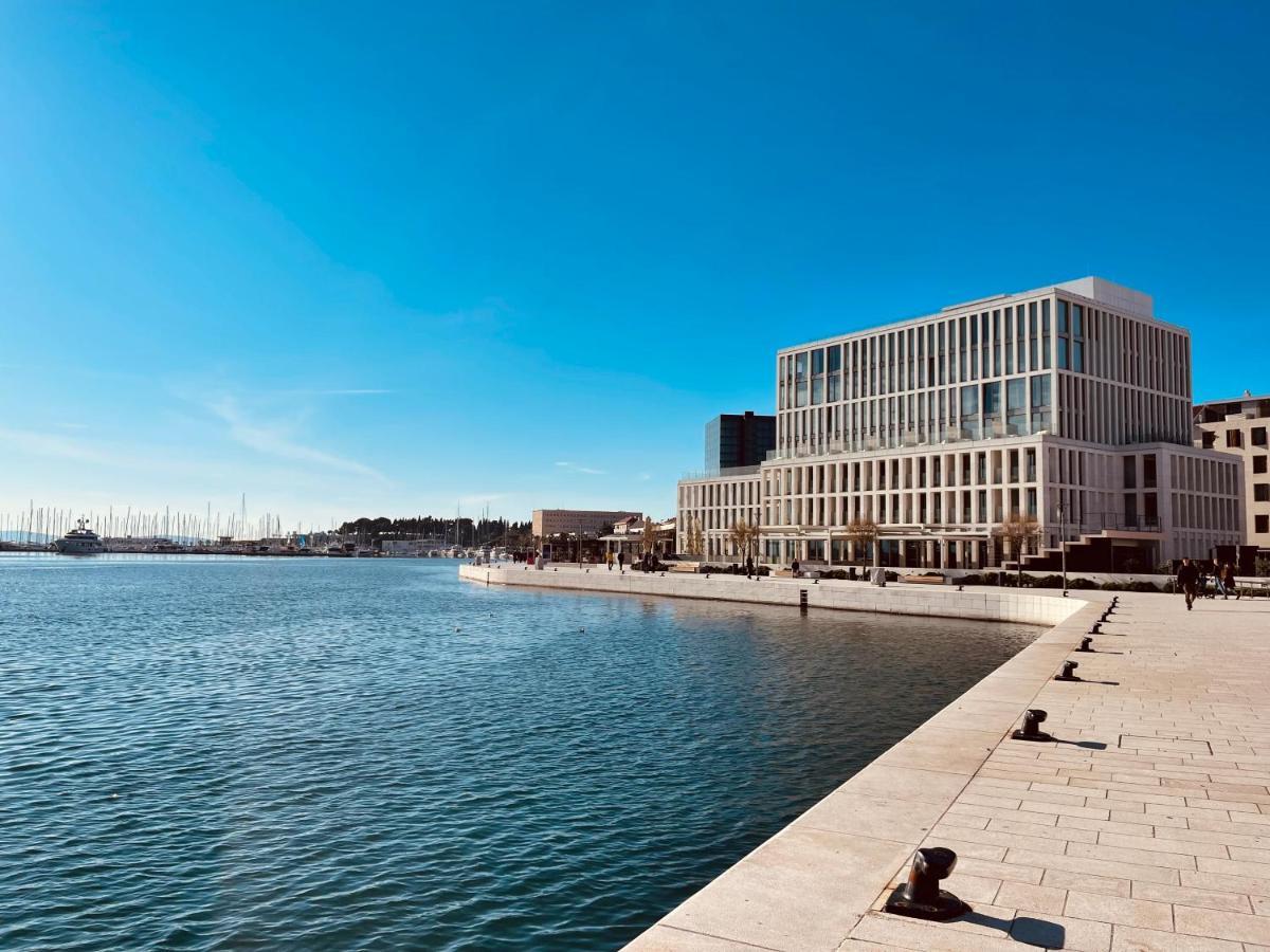 Hotel Ambasador Split Exterior foto The new building of the University of Rijeka
