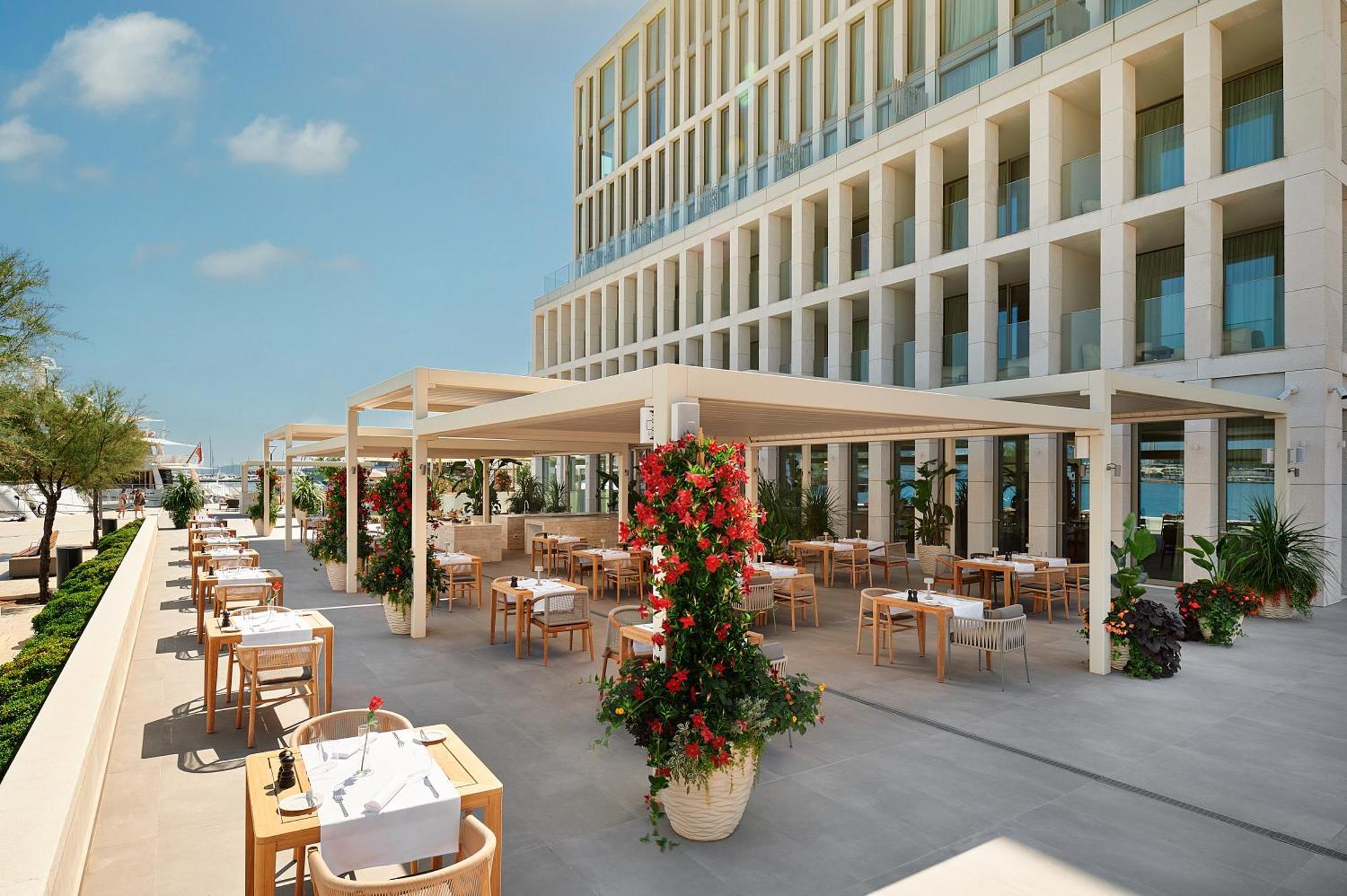 Hotel Ambasador Split Exterior foto The Westin Athens